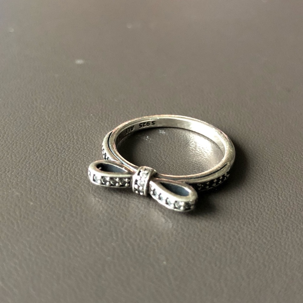 Pandora Sparkling Bow Ring